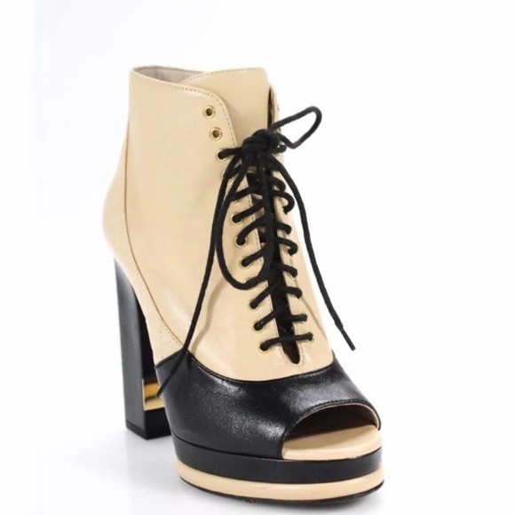 CHANEL lamb skin quilted booties - Picture 2 of 7